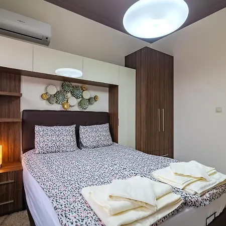 Cosy Luxury Flat In The Centrum- 90sqm - 3 Rooms. 아파트