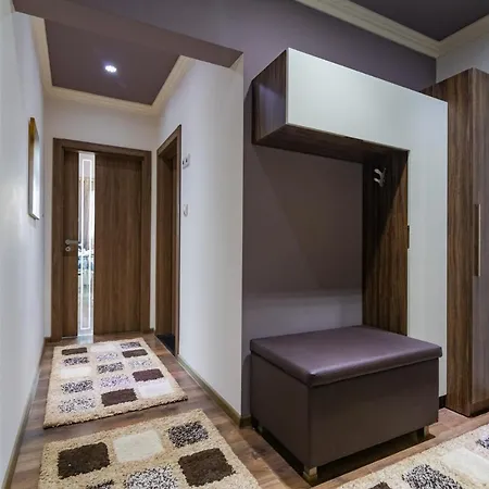 Cosy Luxury Flat In The Centrum- 90sqm - 3 Rooms. Lejlighed Varna