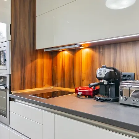 Cosy Luxury Flat In The Centrum- 90sqm - 3 Rooms. 아파트
