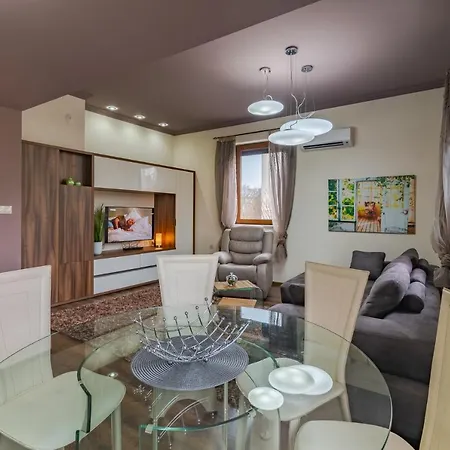 Cosy Luxury Flat In The Centrum- 90sqm - 3 Rooms. *