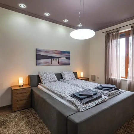 Cosy Luxury Flat In The Centrum- 90sqm - 3 Rooms. * 바르나