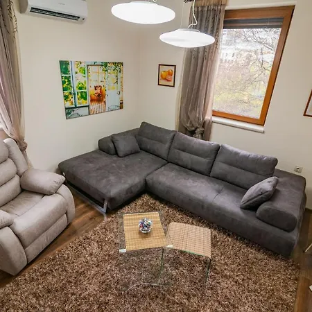 Cosy Luxury Flat In The Centrum- 90sqm - 3 Rooms. Lejlighed Varna