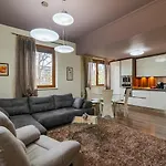 Cosy Luxury Flat In The Centrum- 90sqm - 3 Rooms. * Βάρνα