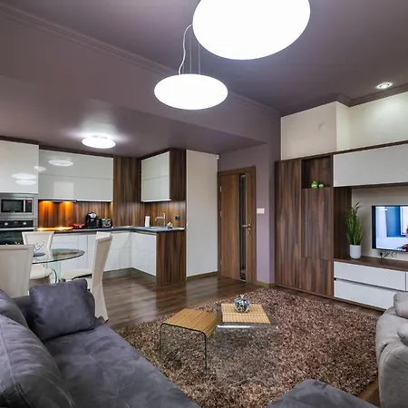 Cosy Luxury Flat In The Centrum- 90sqm - 3 Rooms. * Varna