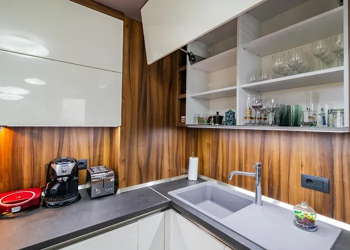 شقة Cosy Luxury Flat In The Centrum- 90sqm - 3 Rooms. فارنا