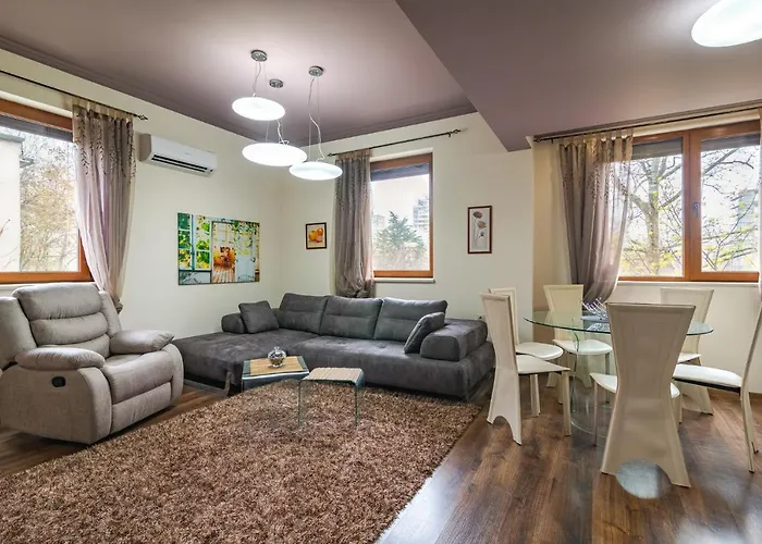 Cosy Luxury Flat In The Centrum- 90sqm - 3 Rooms. شقة