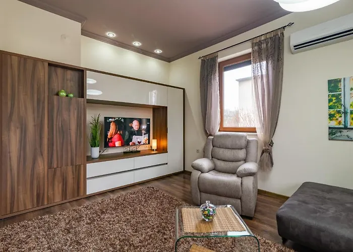 Cosy Luxury Flat In The Centrum- 90sqm - 3 Rooms. * فارنا